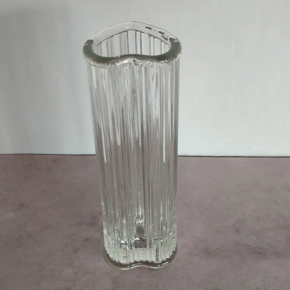 FTDA Glass Ribbed Fluted Heart Vase 7 1/2